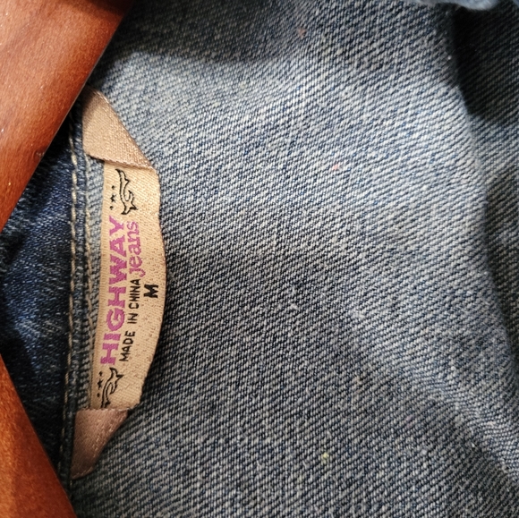 DISTRESSED Denim jacket (M) - Picture 2 of 5